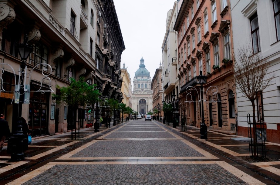 Vista da Basílica de Santo Estêvão, também chamada de Catedral de Budapeste