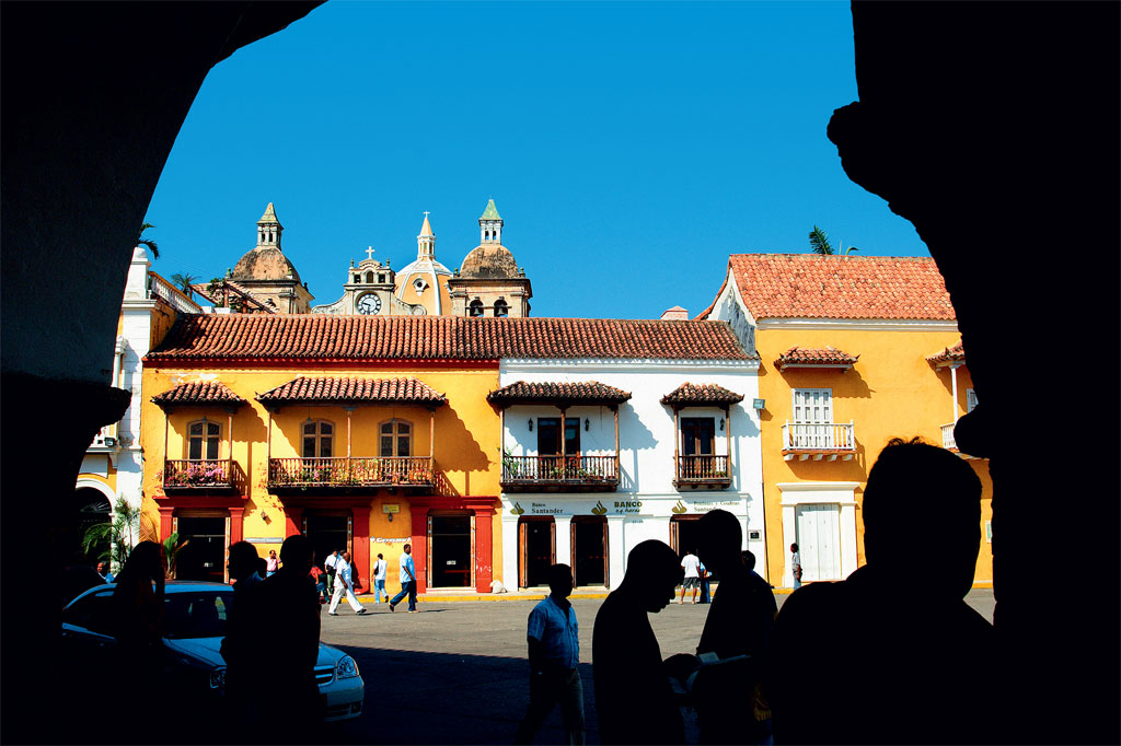 Colômbia: fachadas e balcões coloniais do Centro Histórico de Cartagena das Índias