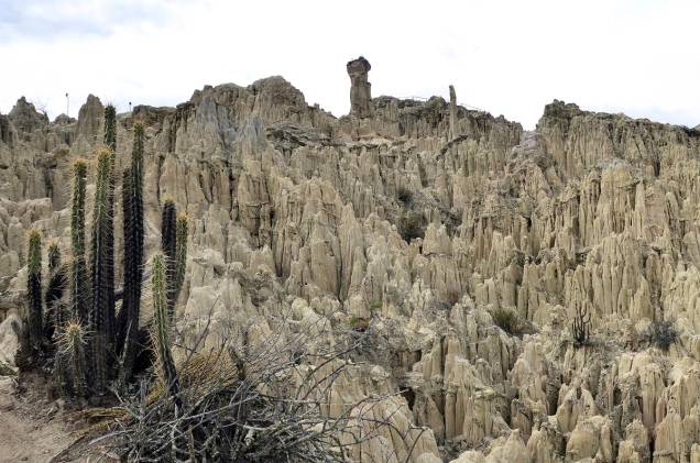Uma das atrações nos arredores de La Paz é o Vale da Lua, com formações rochosas causadas por séculos de erosão