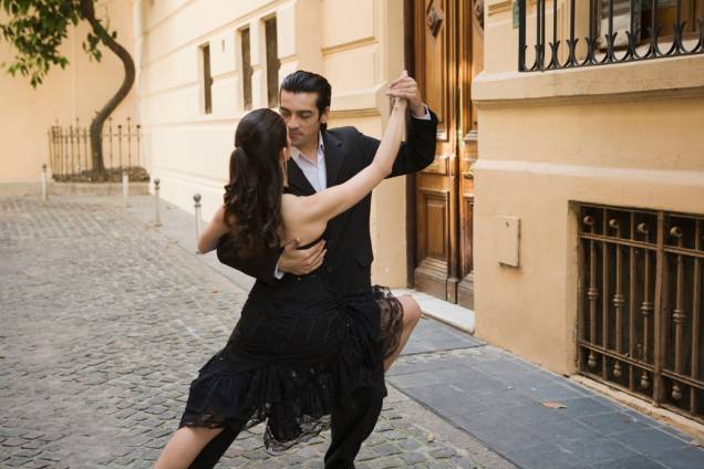 É comum ver casais dançando tango nas ruas de San Telmo e Caminito