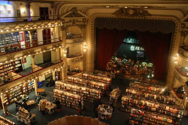 A Livraria El Ateneo, da Avenida Santa Fé, fica no edifício onde funcionou o Grand Splendid, um grandes teatros da década de 1920