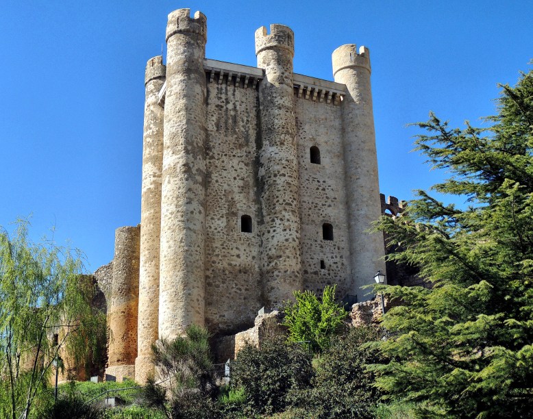 O Castelo de Coyanza fica em Valencia de Don Juan mas pode ser conhecido a partir de León