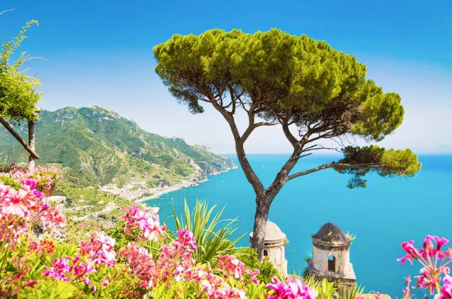 Os jardins de Ravello, na Costa Amalfitana, são o refúgio perfeito da multidão que se aglomera nas cidades que ficam ao nível do mar