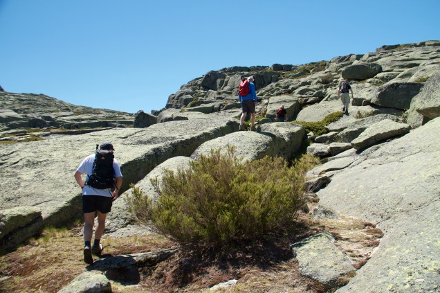 No verão as trilhas são uma das principais atividades praticadas na Serra da Estrela