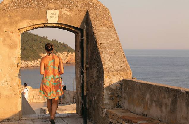 A flaneur e a muralha de Dubrovnik A flaneur e a muralha de Dubrovnik