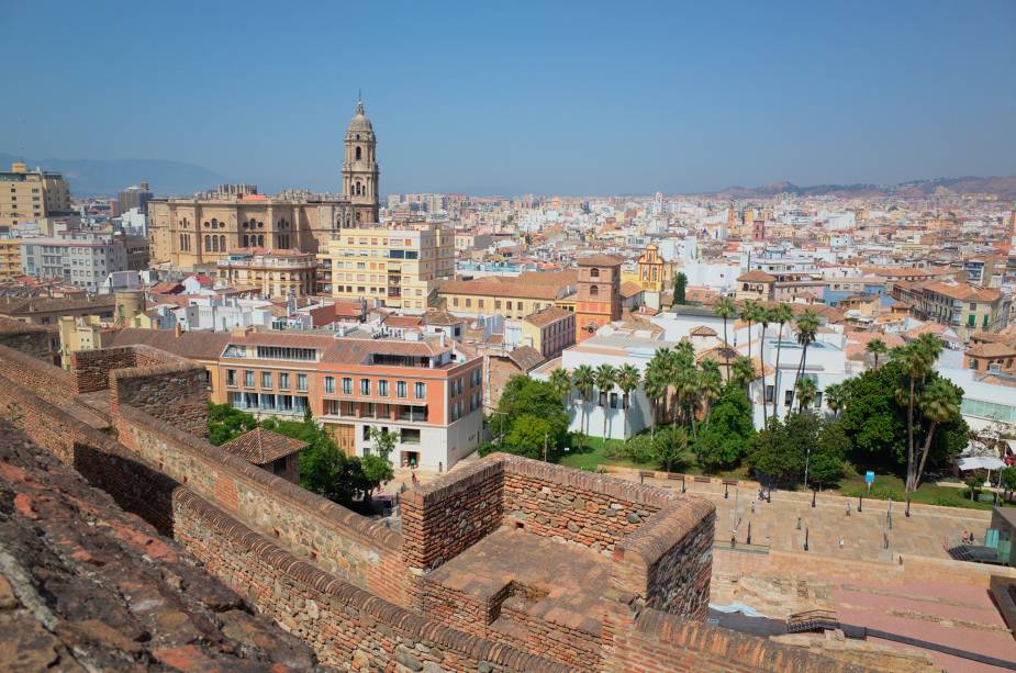 Vista do forte de Alcazaba https://www.flickr.com/photos/worldaroundtrip/20782327502/