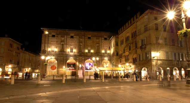 Piazza Garibaldi à noite 
