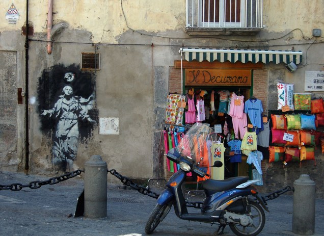 Mais original do que as outras cidades do norte da Itália, Nápoles tem muito a oferecer aos visitantes abertos a novas visões sobre o modo de viver do italiano