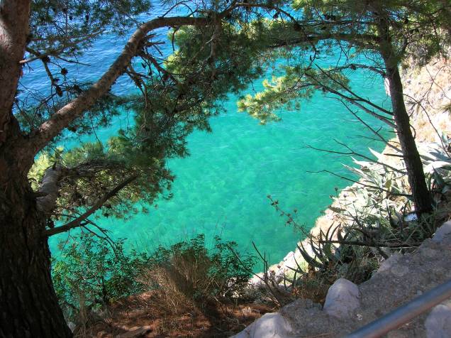 As águas verdes claras típicas de Positano 