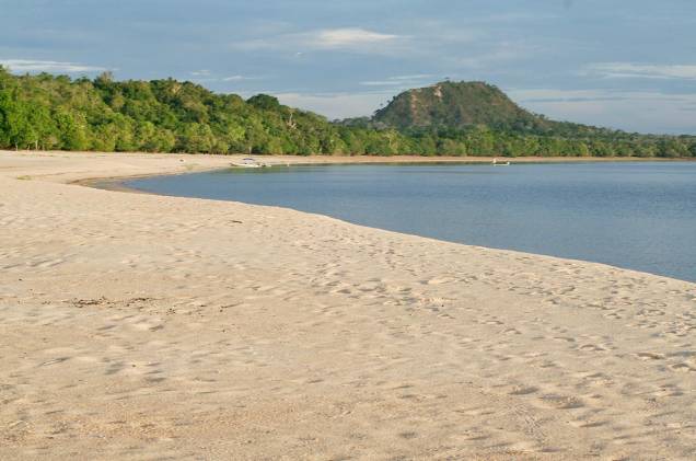 Os bancos de areia de Alter do Chão são margeados pelo Rio Tapajós Os bancos de areia de Alter do Chão são margeados pelo Rio Tapajós