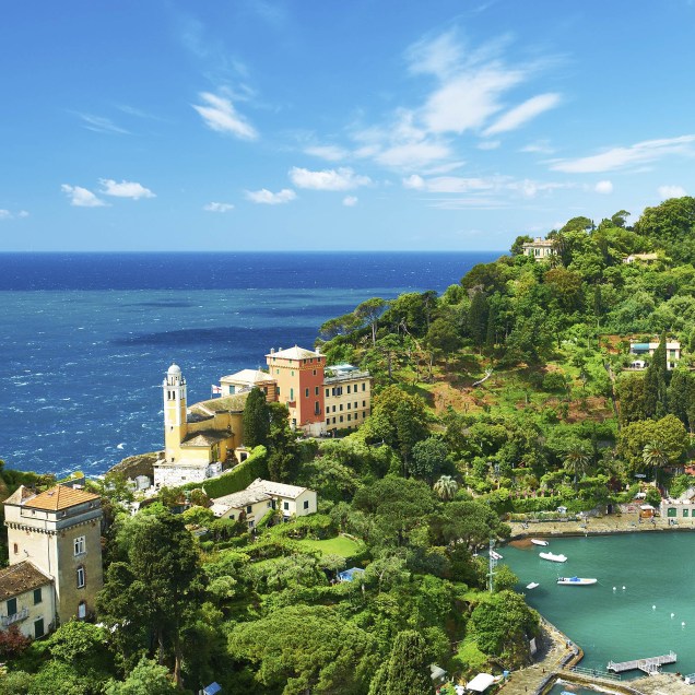 A charmosa vila de Portofino é destino de luxo para ricões europeus