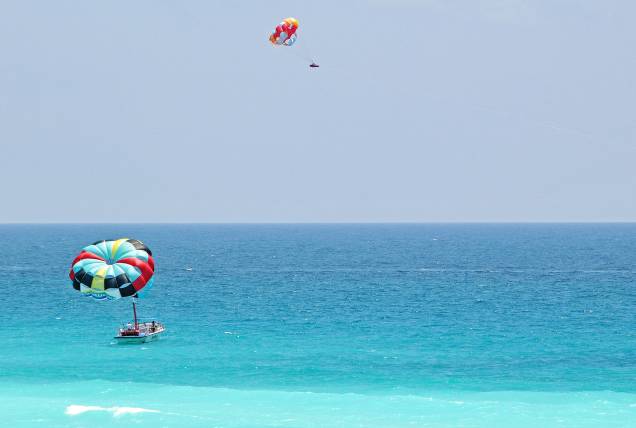 Passeio de parasail Passeio de parasail
