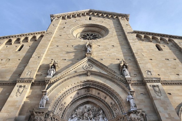 A construção da catedral de Arezzo (foto) começou no século 13 e só terminou no século 15