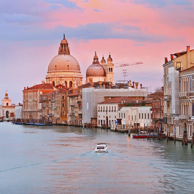 O Grande Canal de Veneza, mais dramático ainda ao pôr-do-sol