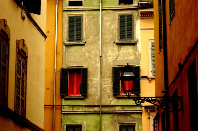 As cores tomam conta das ruas de Parma