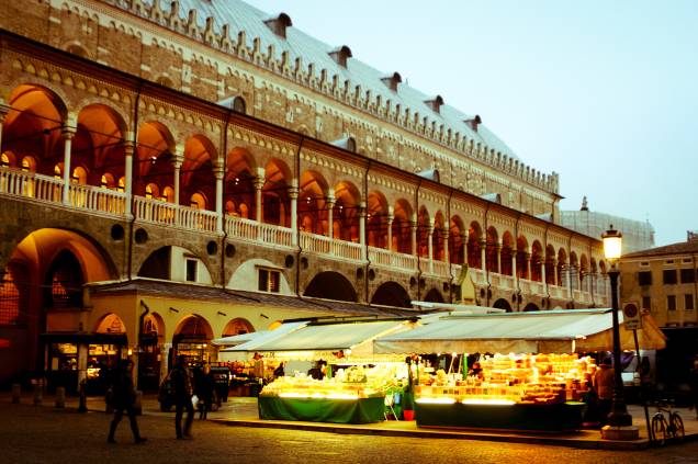 Piazza Frutta Piazza Frutta