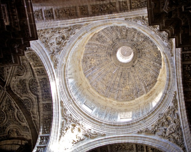 Interior da Catedral de San Salvador 