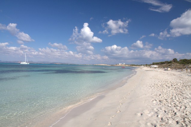 Formentera tem mais de 20 quilômetros de praias de águas transparentes