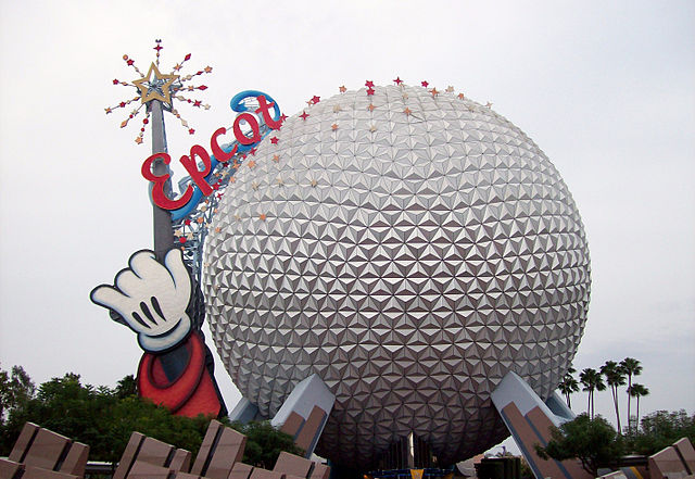 640px-Spaceship_Earth_with_Mickey's_Wand