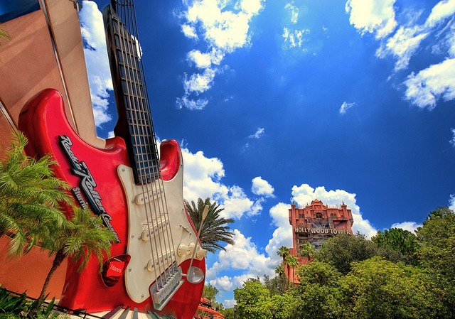 Rock 'n' Roller Coaster e Tower of Terror no Disney's Hollywood Studios  (Foto: Flickr | Creative Commons | expressmonorail)
