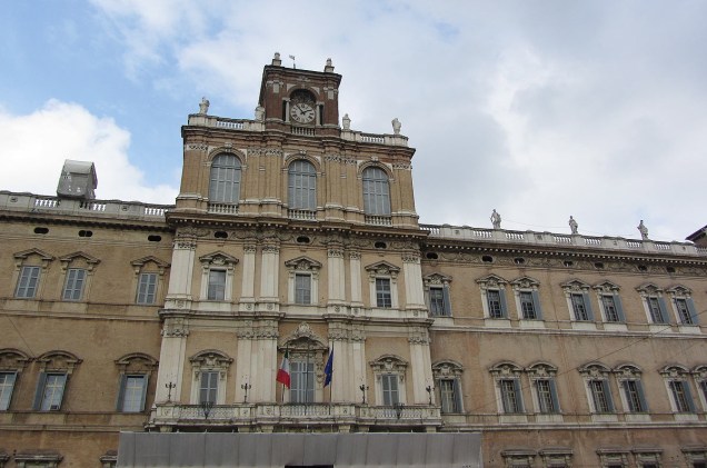 O edifício barroco do Palazzo Ducale fica na Piazza Roma e abriga a academia militar da cidade. Para conhecer o interior, é preciso entrar em contato com o escritório de turismo de <a href="https://viajeaqui.abril.com.br/cidades/italia-modena" rel="Módena" target="_blank">Módena</a> e agendar uma visita guiada