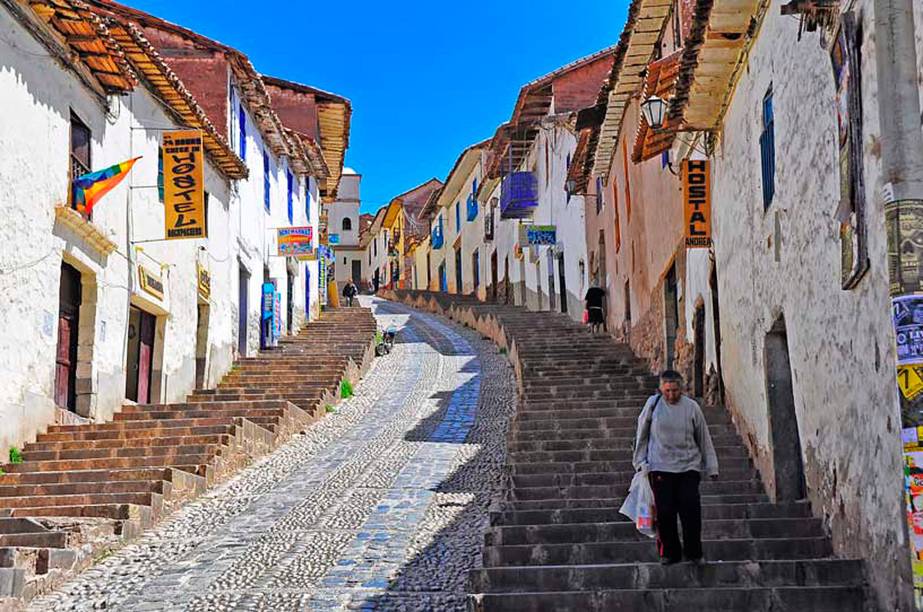 Cusco guarda construções coloniais de estilo barroco andino erguidas sobre restos de edificações incas