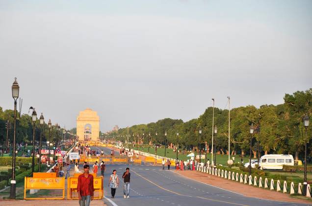 Rajpath, a Champs-Elysées indiana, com o Portal da Índia ao fundo