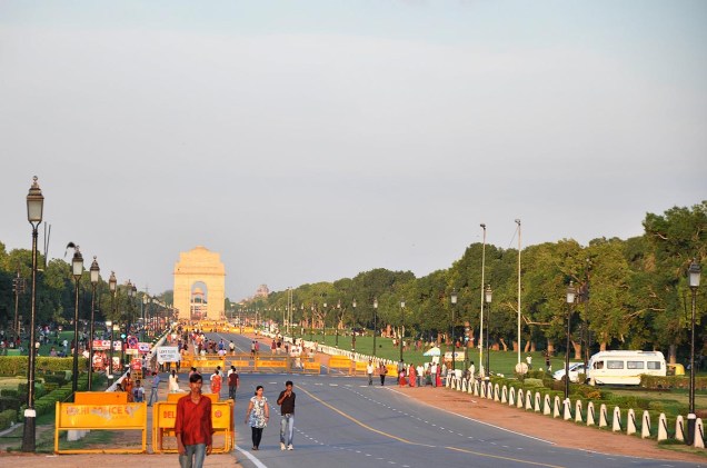Rajpath, a Champs-Elysées indiana, com o Portal da Índia ao fundo