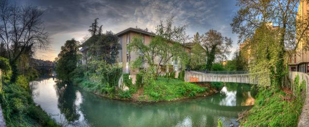 Rio Bacchiglione, em Pádua Rio Bacchiglione, em Pádua