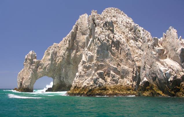 O Arco do Fim da Terra é uma formação rochosa esculpida pelo encontro do Oceano Pacífico com o Mar de Cortés O Arco do Fim da Terra é uma formação rochosa esculpida pelo encontro do Oceano Pacífico com o Mar de Cortés