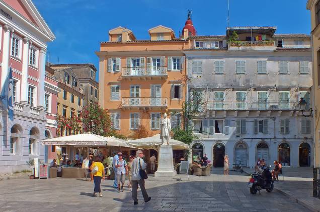 O destino é internacionalmente conhecido como <em>Corfu Town</em> O destino é internacionalmente conhecido como <em>Corfu Town</em>