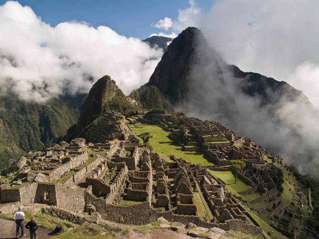 A montanha de Wayna Picchu, o barulho das corredeiras do Urubamba e as nuvens ajudam a compor o clima misterioso que cerca as ruínas incas de Machu Picchu A montanha de Wayna Picchu, o barulho das corredeiras do Urubamba e as nuvens ajudam a compor o clima misterioso que cerca as ruínas incas de Machu Picchu