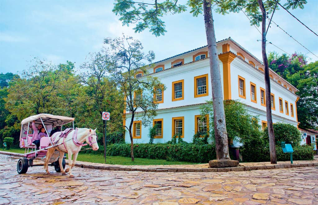 A charrete leva as princesas, Tiradentes, Minas Gerais, Brasil