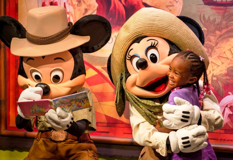 Mickey e Minnie no Adventurers Outpost do Animal Kingdom