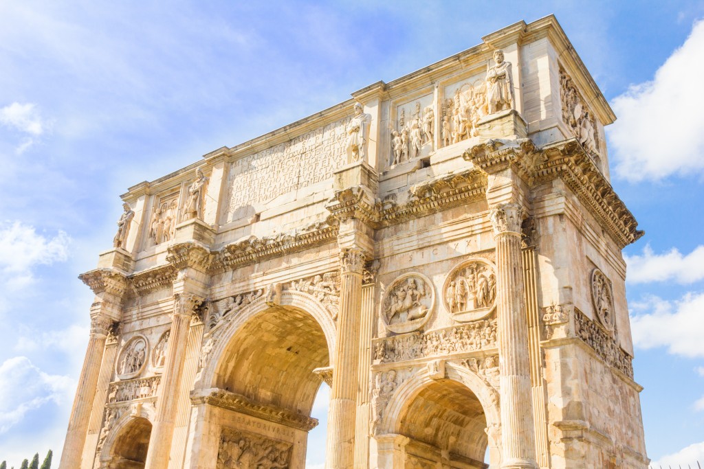 O Arco de Constantino é um forte concorrente do Arco do Triunfo, em Paris (foto: gianliguori/iStock)