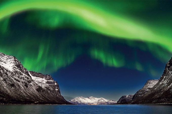 aurora-boreal-nos-ceus-de-tromso-na-noruega.jpeg