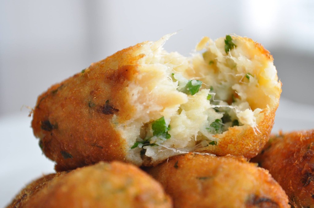 Bolinho de bacalhau, aperitivo para acompanhar as cervejas do Bar Luiz (foto: divulgação)