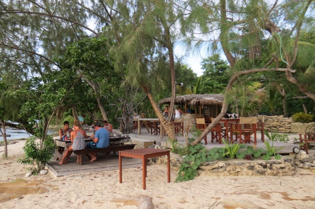 barefoot_resort_fiji-1-1
