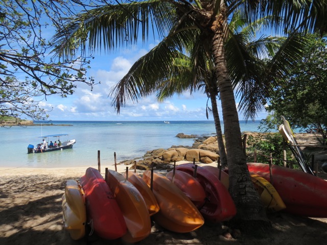 barefoot_resort_fiji-6