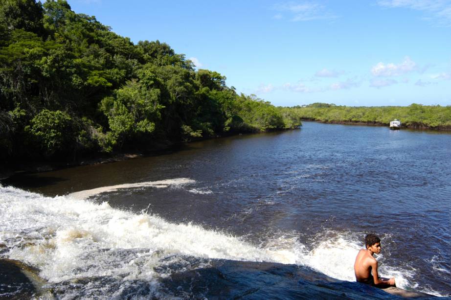 A Cachoeira do Tremembé, queda de 5 metros que deságua no Rio Maraú, é uma das atrações locais e pode ser acessada no passeio de lancha A Cachoeira do Tremembé, queda de 5 metros que deságua no Rio Maraú, é uma das atrações locais e pode ser acessada no passeio de lancha