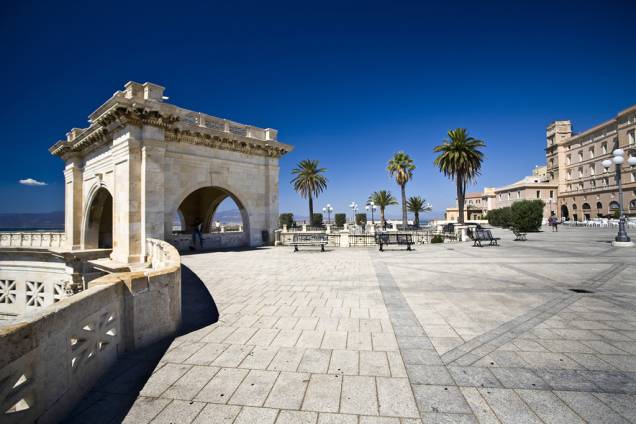 Bastione Saint Remy, Cagliari, Itália Bastione Saint Remy, Cagliari, Itália