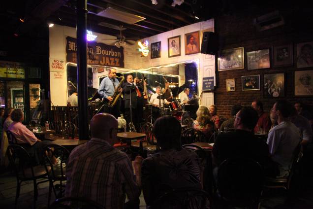 Nova Orleans é a terra natal do jazz. Nos muitos clubes espalhados pelo French Quarter e arredores, o turista apreciará a alma e o ritmo da cidade