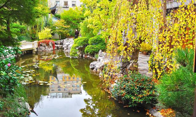 O lindo Lan Su Chinese Garden de Portland, USA