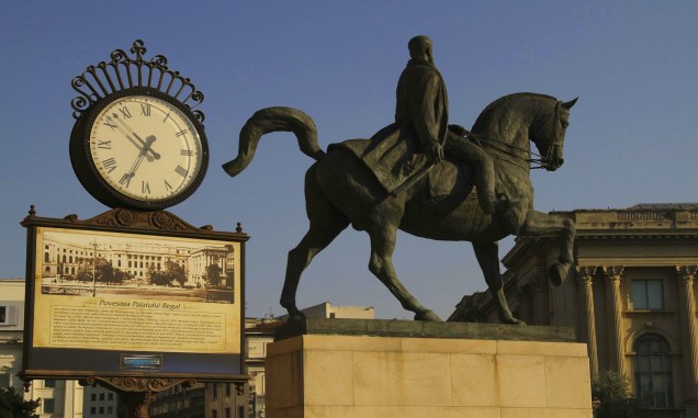 Lembranças da história romena estão em praças e monumentos públicos da capital
