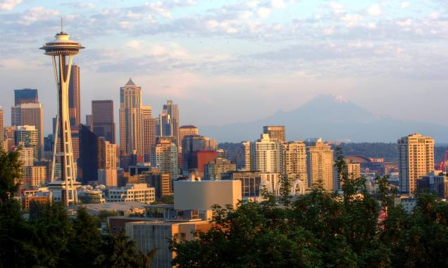 A torre Space Needles é um dos principais pontos turísticos de Seattle, EUA, e oferece a melhor visão da cidade A torre Space Needles é um dos principais pontos turísticos de Seattle, EUA, e oferece a melhor visão da cidade