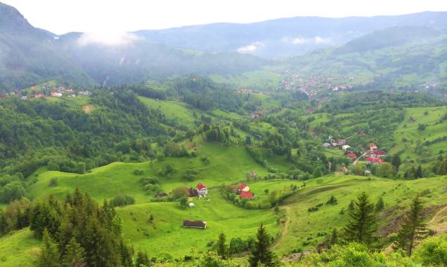 A beleza da Cordilheira dos Cárpatos inclui paisagens inesquecíveis na Transilvânia