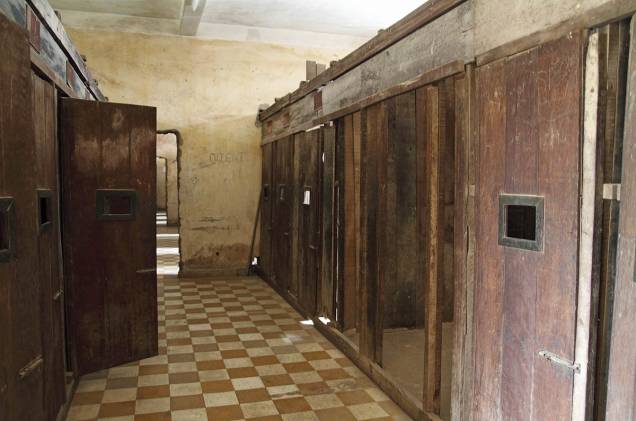 As celas da prisão foram conservadas; apenas 12 prisioneiros sobreviveram ao genocídio, ocorrido entre 1975 e 1979 As celas da prisão foram conservadas; apenas 12 prisioneiros sobreviveram ao genocídio, ocorrido entre 1975 e 1979