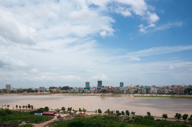 Os bons restaurantes da cidade podem ser encontrados na beira do rio Tonlé Sap