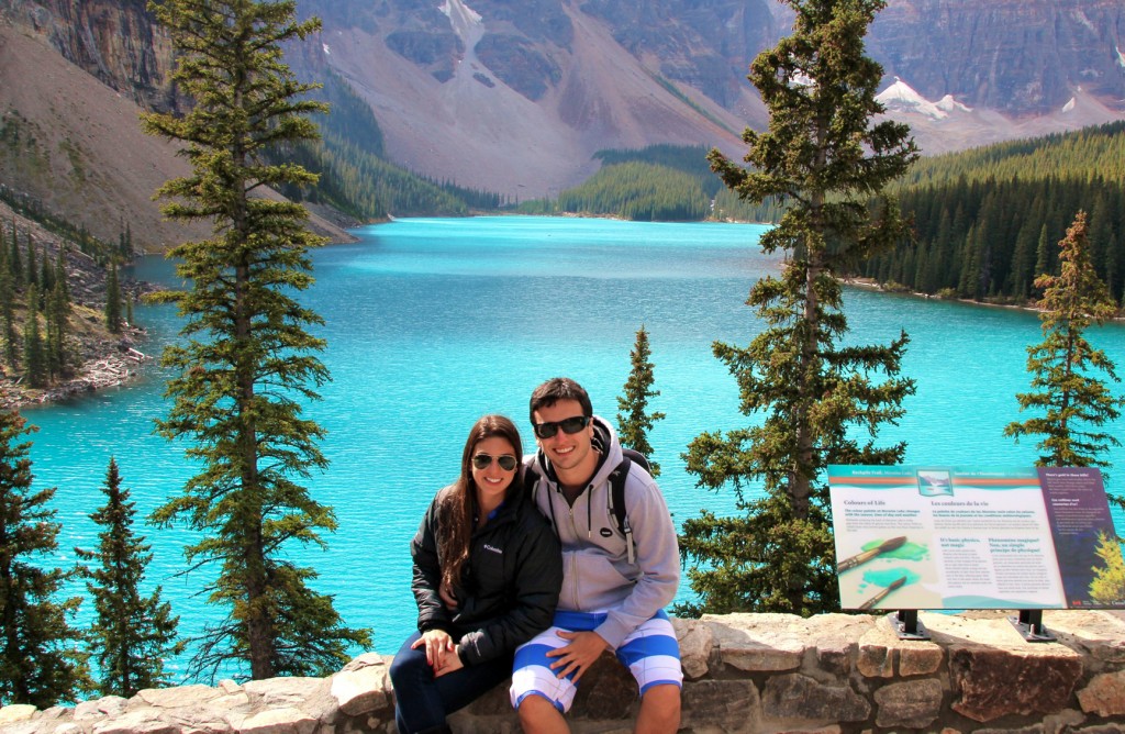 Moraine Lake, no Parque Nacional de Banff, Canadá: As Montanhas Rochosas, com mais de 4 800 quilômetros de extensão, seguindo desde British Columbia, no oeste do Canadá, até o Novo México, no sudoeste dos Estados Unidos, são a base de lagos originados pelas geleiras formadas nos topos das montanhas, que no verão ganham tons de azul turquesa de tirar o fôlego (texto e foto: Raquel Furtado)