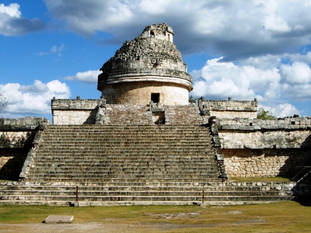 O Caracol, também conhecido como Observatório, é o destaque do Grupo Sul de Chichen Itzá